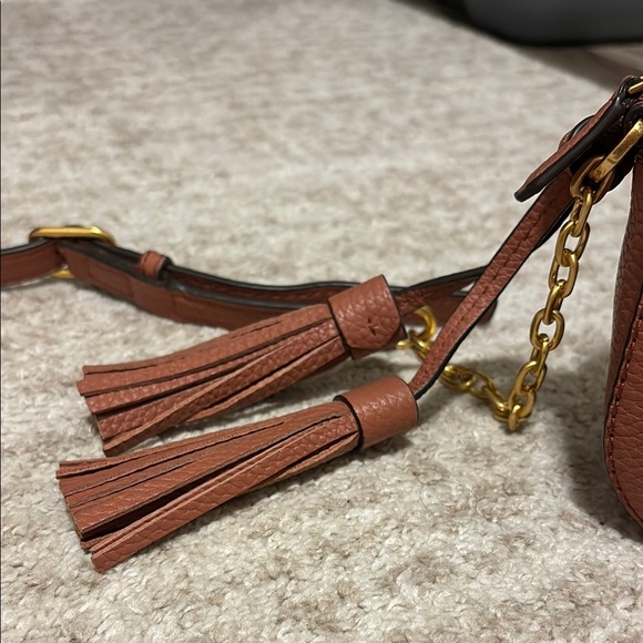 NWT!! Tory Burch Mauve Camera Crossbody Bag with dust bag - Picture 2 of 5